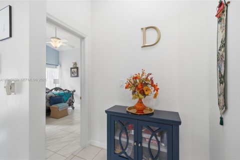 House in Pembroke Pines, Florida 3 bedrooms, 154.5 sq.m. № 2001851 - photo 23