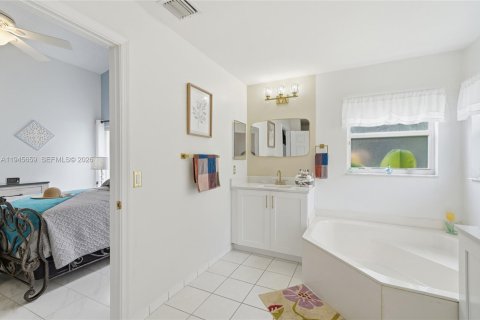 House in Pembroke Pines, Florida 3 bedrooms, 154.5 sq.m. № 2001851 - photo 28