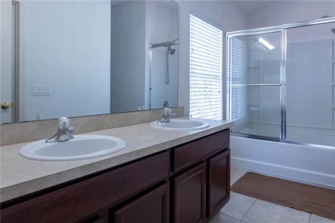 Townhouse in Orlando, Florida 2 bedrooms, 111.48 sq.m. № 2231926 - photo 16