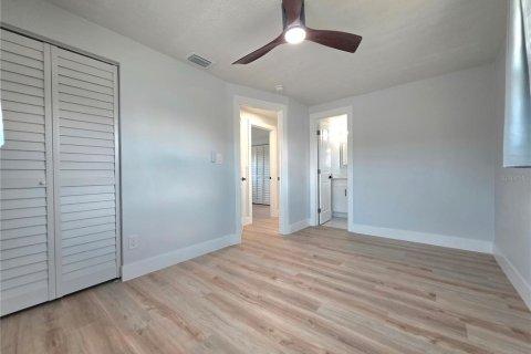 House in Tampa, Florida 3 bedrooms, 81.29 sq.m. № 1883498 - photo 28