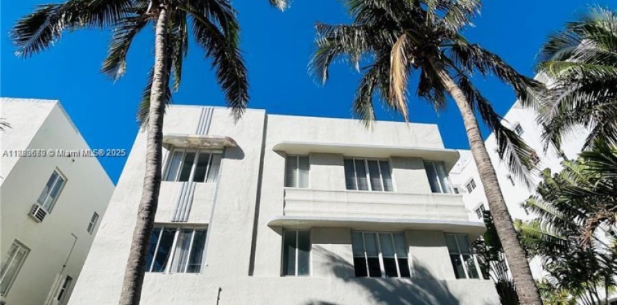 Studio à Condo à Miami Beach, Floride  № 1945581
