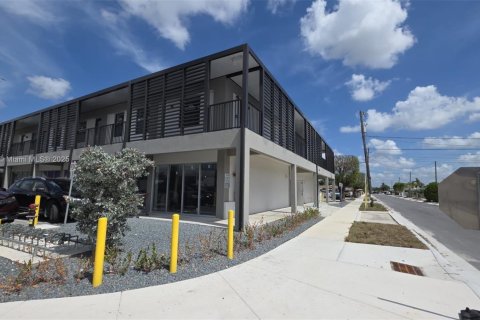 Appartement à louer à Hialeah, Floride: 2 chambres, 1157.56 m2 № 1983335 - photo 6