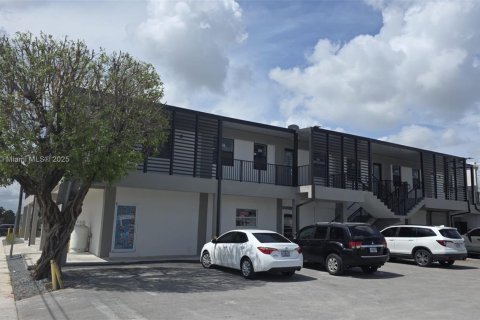 Appartement à louer à Hialeah, Floride: 2 chambres, 1157.56 m2 № 1983335 - photo 5