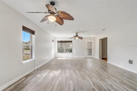 House in DeLand, Florida 3 bedrooms, 217.76 sq.m. № 1780969 - photo 5