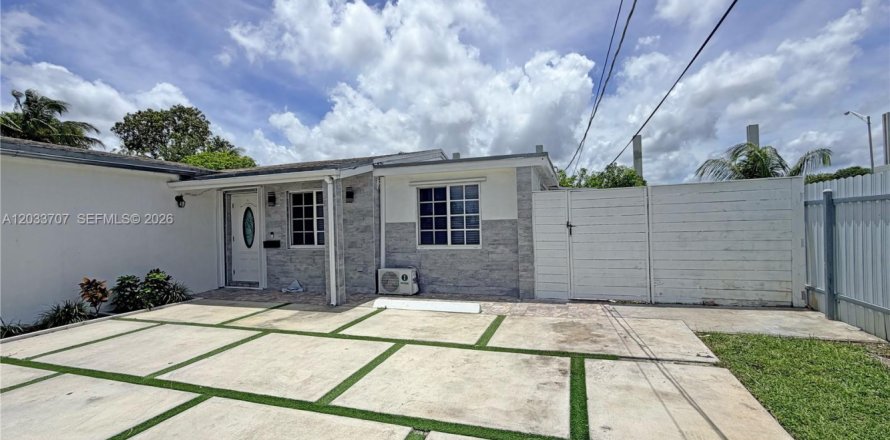 Casa en Miramar, Florida 2 dormitorios, 115.48 m2 № 2078034