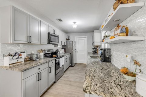 House in Edgewater, Florida 3 bedrooms, 126.81 sq.m. № 2413746 - photo 13