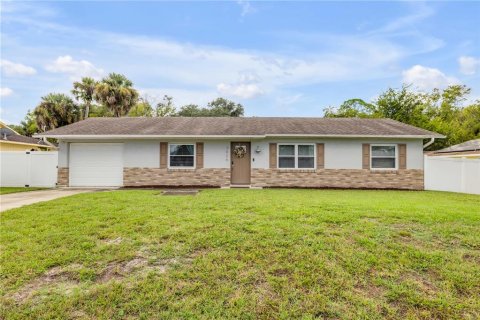 House in Edgewater, Florida 3 bedrooms, 126.81 sq.m. № 2413746 - photo 3