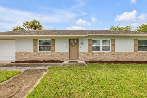 House in Edgewater, Florida 3 bedrooms, 126.81 sq.m. № 2413746