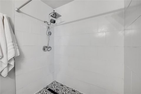 House in Edgewater, Florida 3 bedrooms, 126.81 sq.m. № 2413746 - photo 29