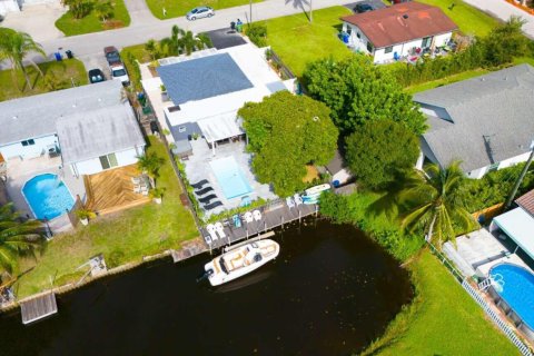 Villa ou maison à louer à Fort Lauderdale, Floride: 3 chambres, 133.04 m2 № 2375905 - photo 16