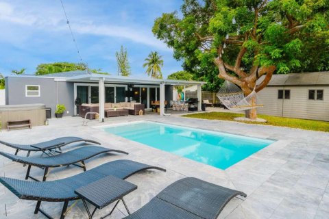 Villa ou maison à louer à Fort Lauderdale, Floride: 3 chambres, 133.04 m2 № 2375905 - photo 9