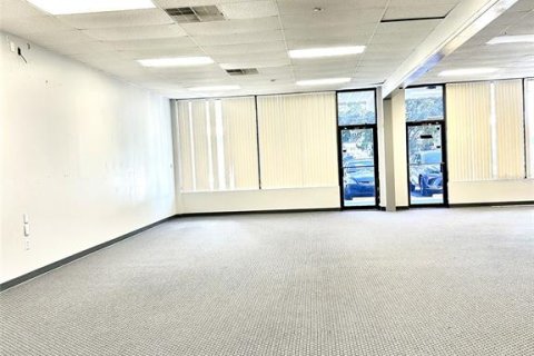 Propiedad comercial en alquiler en Lakeland, Florida, 186.36 m2 № 1901700 - foto 4