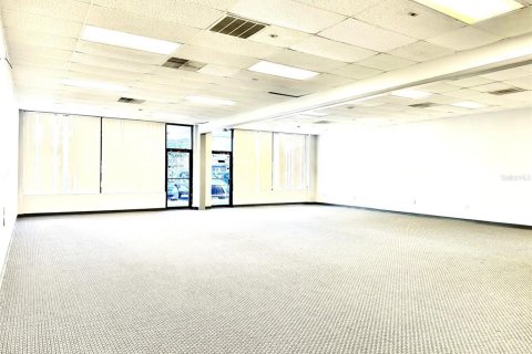Propiedad comercial en alquiler en Lakeland, Florida, 186.36 m2 № 1901700 - foto 5