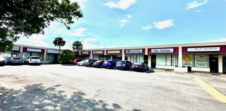 Propiedad comercial en Lakeland, Florida 186.36 m2 № 1901700