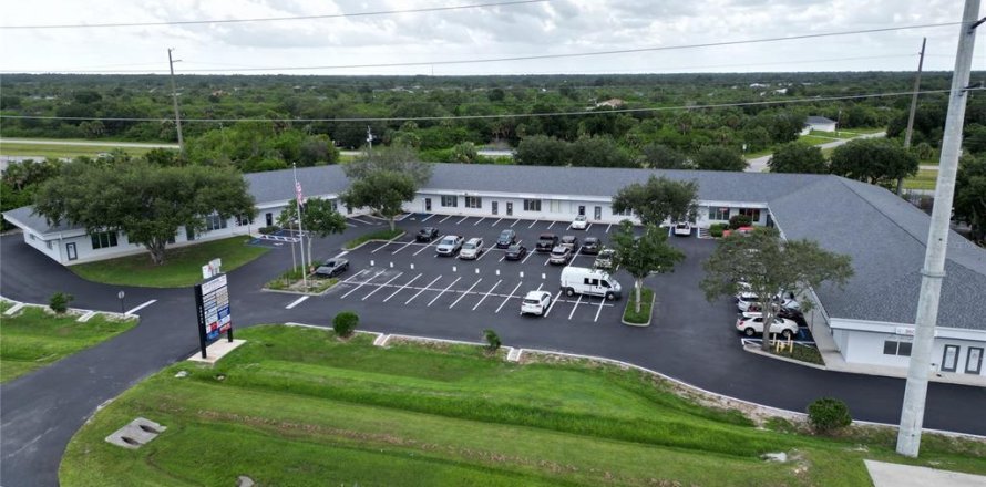 Immobilier commercial à Port Charlotte, Floride 98.1 m2 № 1853922