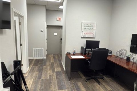 Immobilier commercial à louer à Port Charlotte, Floride: 98.1 m2 № 1853922 - photo 10