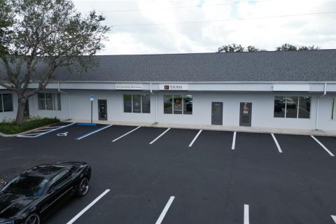Immobilier commercial à louer à Port Charlotte, Floride: 98.1 m2 № 1853922 - photo 2