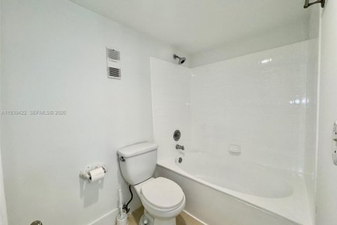 Copropriété à louer à Miami, Floride: 2 chambres, 87.24 m2 № 1997609 - photo 7