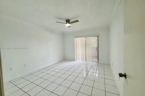 Copropriété à louer à Miami, Floride: 2 chambres, 87.24 m2 № 1997609 - photo 5
