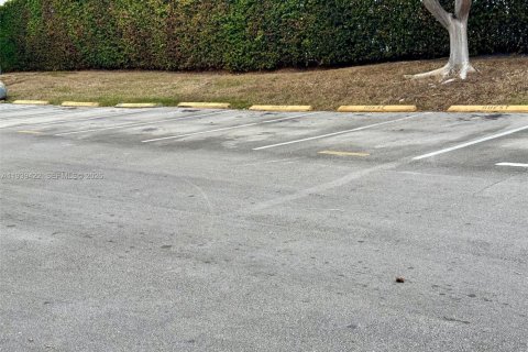 Copropriété à louer à Miami, Floride: 2 chambres, 87.24 m2 № 1997609 - photo 16