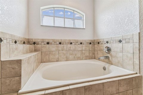House in Lakeland, Florida 3 bedrooms, 166.48 sq.m. № 1870781 - photo 18