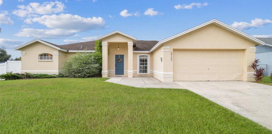 House in Lakeland, Florida 3 bedrooms, 166.48 sq.m. № 1870781