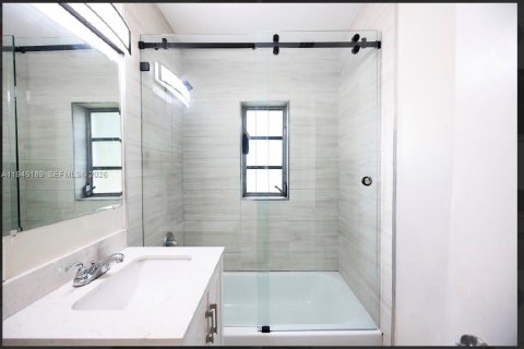 Купить виллу или дом в Майами, Флорида 2 спальни, 116.96м2, № 2001537 - фото 14