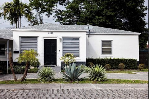 Купить виллу или дом в Майами, Флорида 2 спальни, 116.96м2, № 2001537 - фото 3