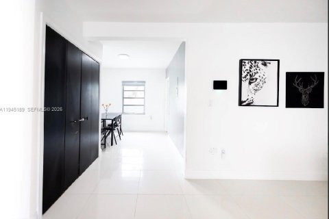 Купить виллу или дом в Майами, Флорида 2 спальни, 116.96м2, № 2001537 - фото 9