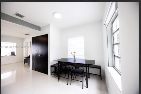 Купить виллу или дом в Майами, Флорида 2 спальни, 116.96м2, № 2001537 - фото 8