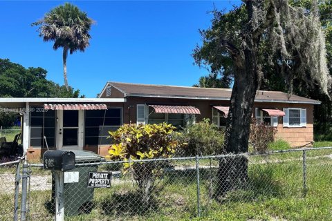 Casa en venta en St. Lucie, Florida, 2 dormitorios, 68.56 m2 № 1938029 - foto 1