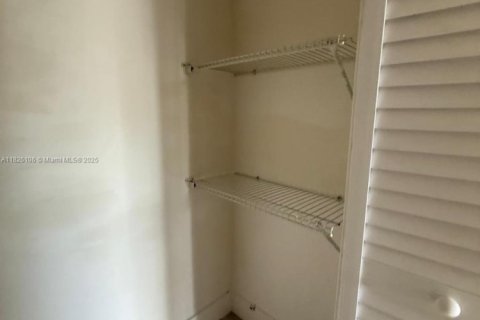 Condo in Hialeah, Florida, 3 bedrooms  № 1798715 - photo 6