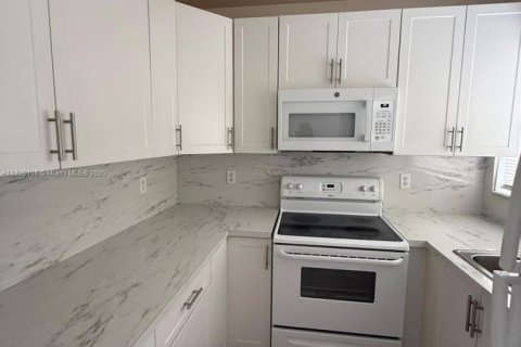 Condo in Hialeah, Florida, 3 bedrooms  № 1798715 - photo 5