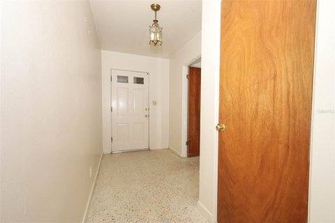 House in Orlando, Florida 4 bedrooms, 187.2 sq.m. № 1787724 - photo 3