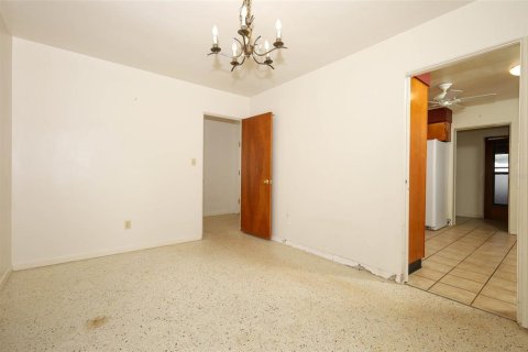 House in Orlando, Florida 4 bedrooms, 187.2 sq.m. № 1787724 - photo 11