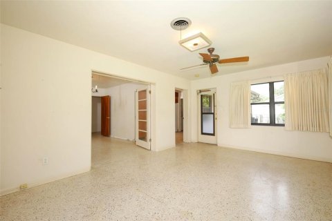 House in Orlando, Florida 4 bedrooms, 187.2 sq.m. № 1787724 - photo 21