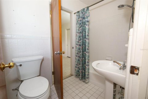 House in Orlando, Florida 4 bedrooms, 187.2 sq.m. № 1787724 - photo 26