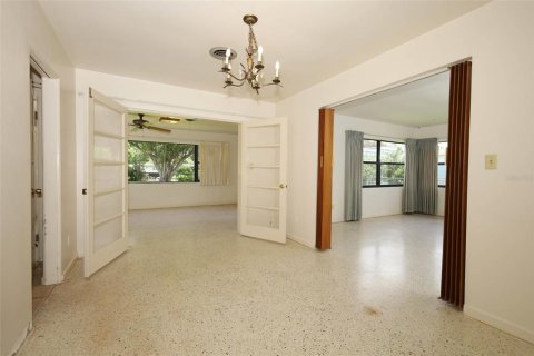 House in Orlando, Florida 4 bedrooms, 187.2 sq.m. № 1787724 - photo 9