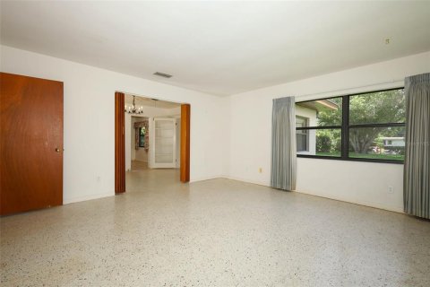 House in Orlando, Florida 4 bedrooms, 187.2 sq.m. № 1787724 - photo 6