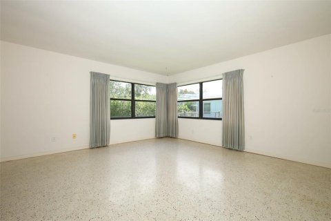 House in Orlando, Florida 4 bedrooms, 187.2 sq.m. № 1787724 - photo 5