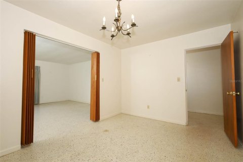 House in Orlando, Florida 4 bedrooms, 187.2 sq.m. № 1787724 - photo 8
