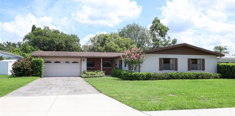 House in Orlando, Florida 4 bedrooms, 187.2 sq.m. № 1787724