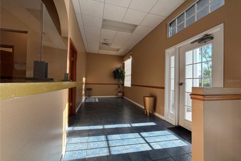 Immobilier commercial à louer à Palm Harbor, Floride: 178.37 m2 № 1642963 - photo 6