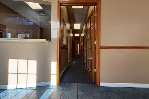 Immobilier commercial à louer à Palm Harbor, Floride: 178.37 m2 № 1642963 - photo 7