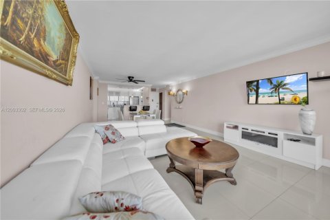 Снять в аренду кондоминиум в Холливуд, Флорида 1 спальня, 91.04м2, № 2066354 - фото 5