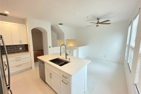 Townhouse in Tampa, Florida 3 bedrooms, 159.23 sq.m. № 1810154 - photo 11