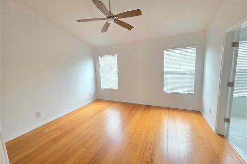 Townhouse in Tampa, Florida 3 bedrooms, 159.23 sq.m. № 1810154 - photo 9