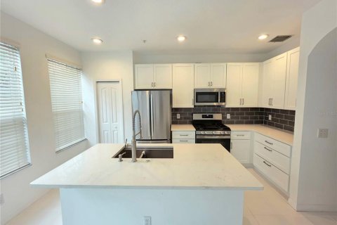 Townhouse in Tampa, Florida 3 bedrooms, 159.23 sq.m. № 1810154 - photo 13