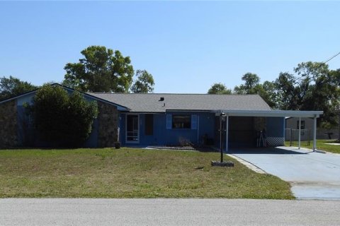 House in Spring Hill, Florida 2 bedrooms, 113.71 sq.m. № 2232247