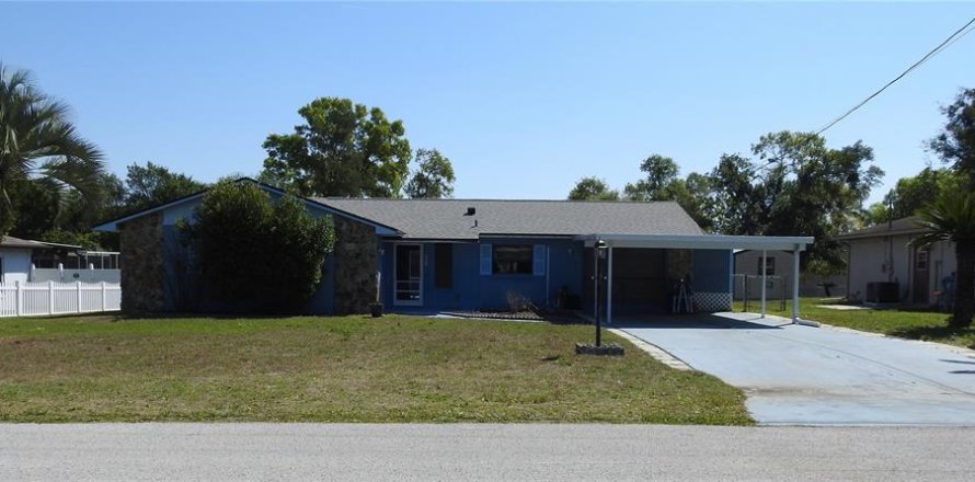 House in Spring Hill, Florida 2 bedrooms, 113.71 sq.m. № 2232247